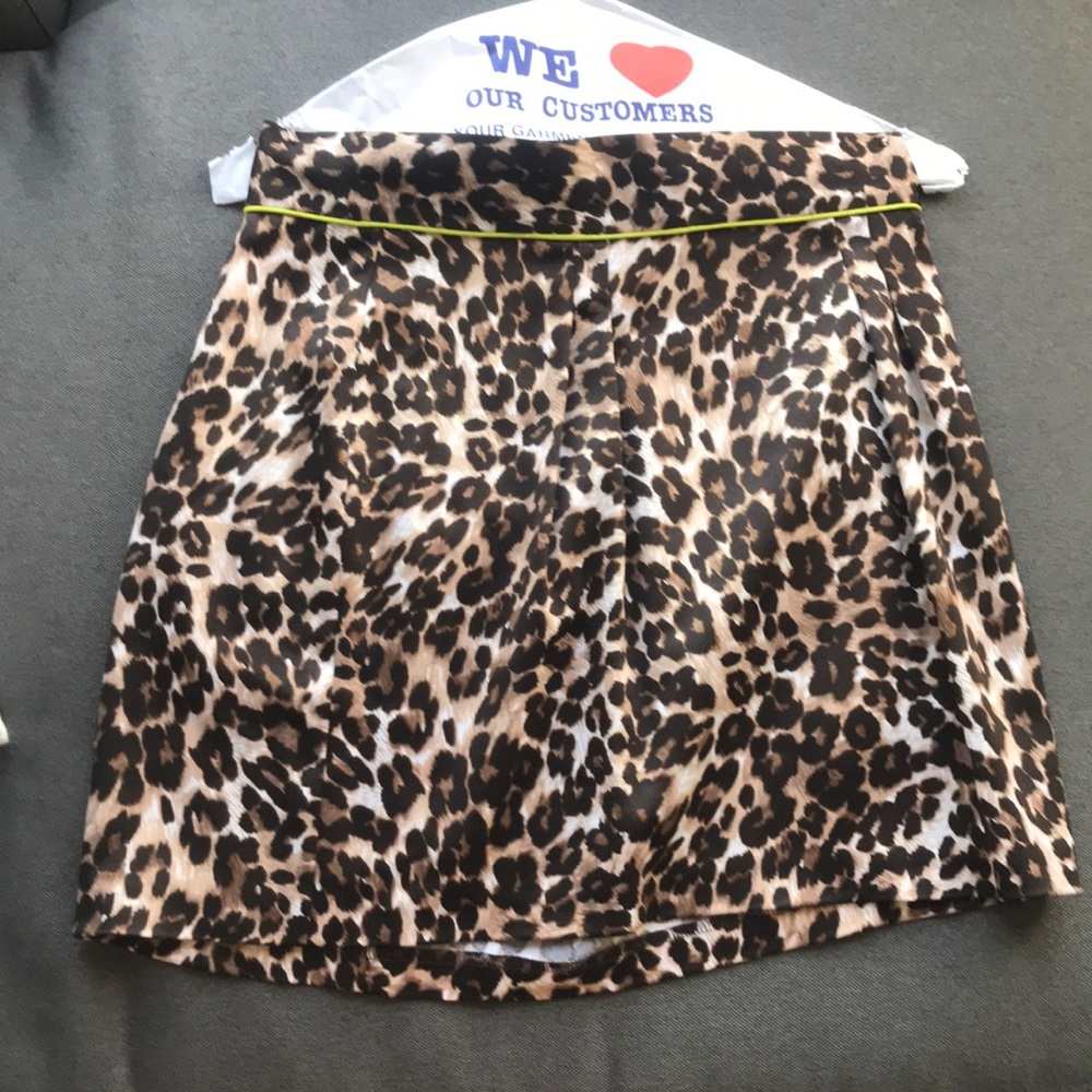 Leopard skirt with zipper detail